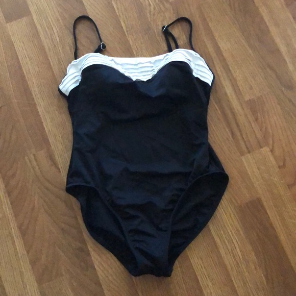 Miraclesuit Other - Miraclesuit Swimsuit SZ 12 Black & White One piece